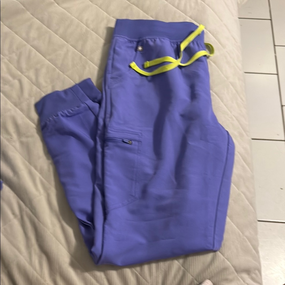 Figs Blue Sweatpants Relaxed Fit Joggers and figs top

Brand new